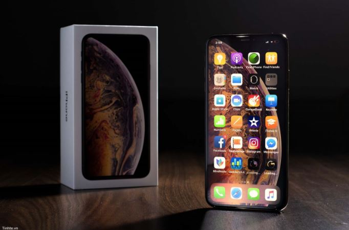  iPhone XS Max là phiên bản nâng cấp màn hình lớn hơn so với iPhone XS 
