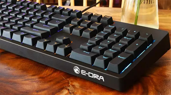 E-DRA đã cho ra mắt phiên bản EK3104 với đầy đủ 104 phím