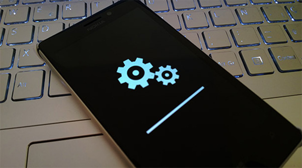 Chạy lại phần mềm trên Lumia 520 để khắc phục các lỗi hệ thống