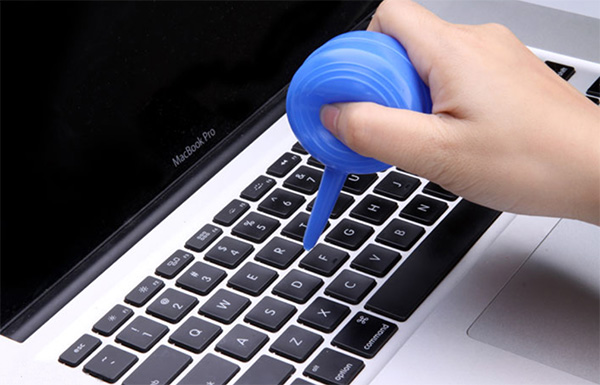 Cách vệ sinh bàn phím laptop đúng