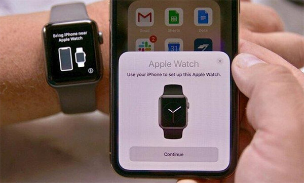 Đặt iPhone và Apple Watch cạnh nhau để thực hiện kết nối 