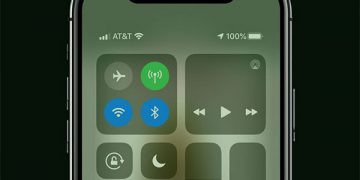 Màn hình điện thoại iPhone bị đổi màu