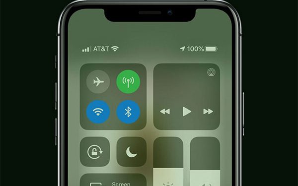 Màn hình điện thoại iPhone bị đổi màu
